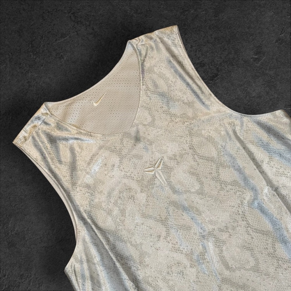 Nike Kobe Mens Dri FIT Basketball Jersey Snake Skin Metallic Silver S Reversible